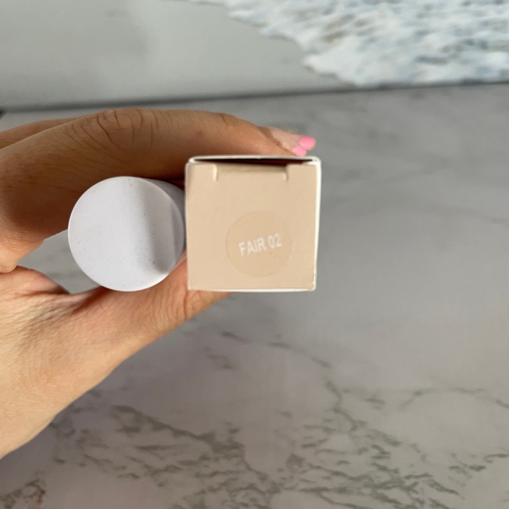 Colourpop No Filter Concealer fair 02 - Picture 3 of 4